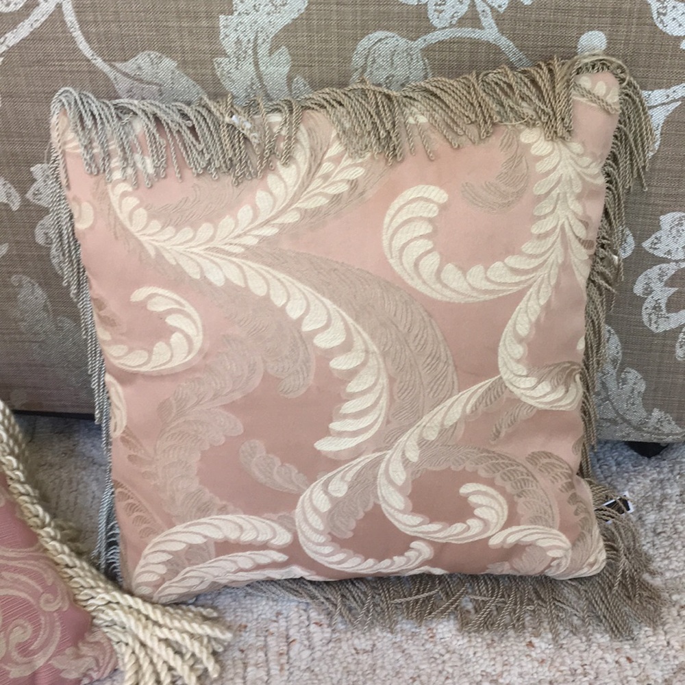 Pillow bundle - Picture 2 of 3